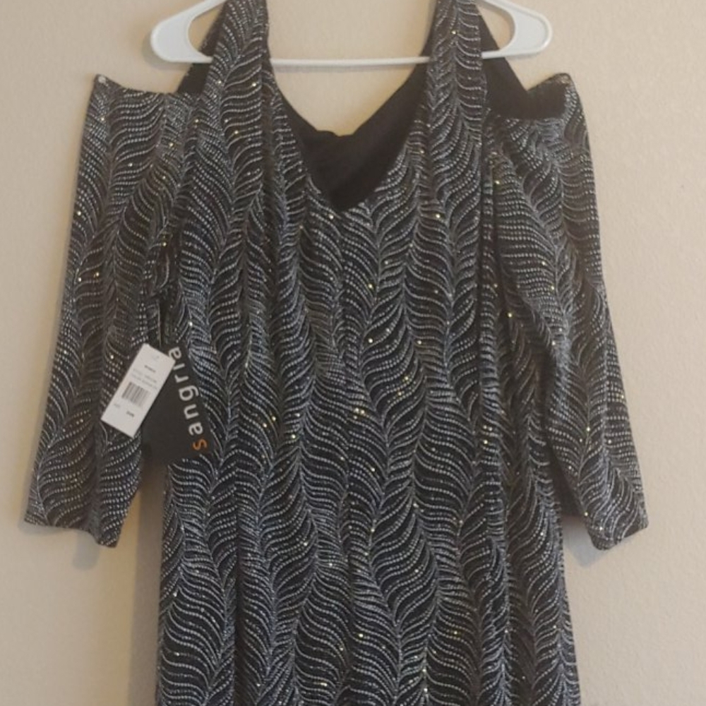 Dress - Picture 2 of 3